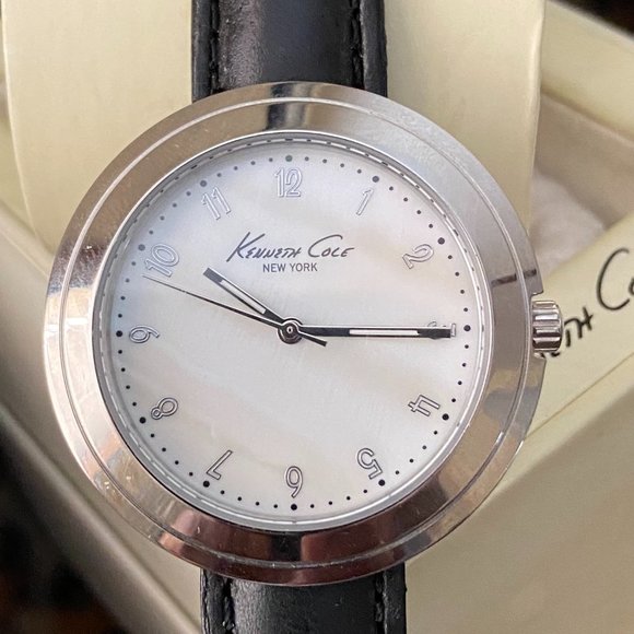 Kenneth Cole Classic Men's Dress Watch With Leather Band - Picture 1 of 2